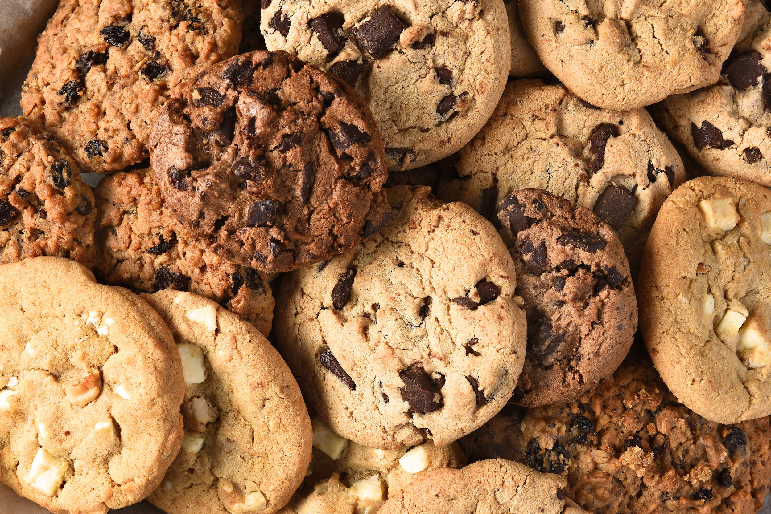 Chocolate cookie chips with Xanthan Gum