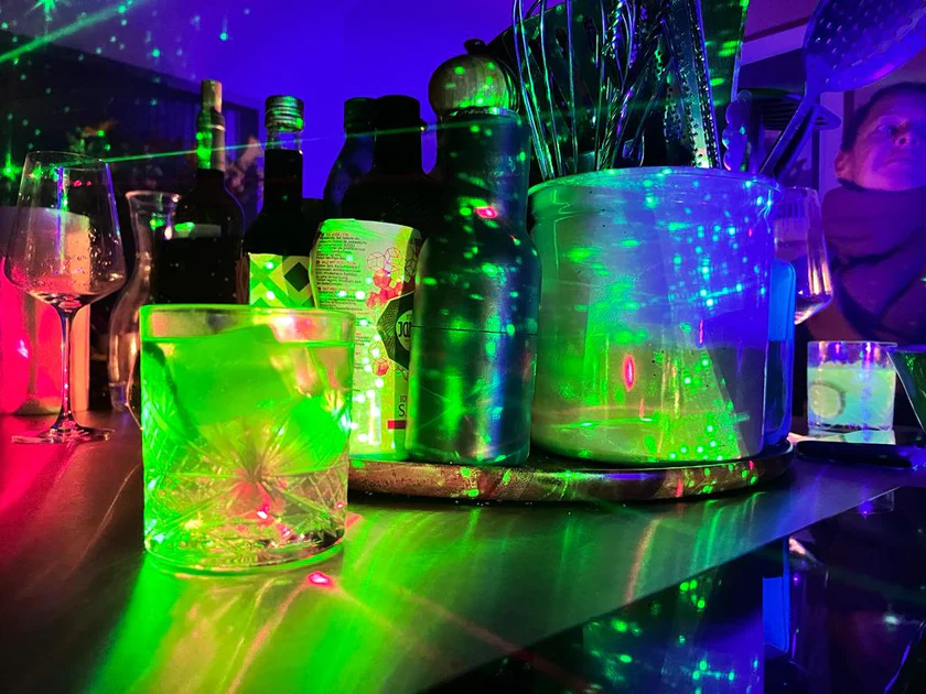 Easy Glow - Glow in the dark cocktails